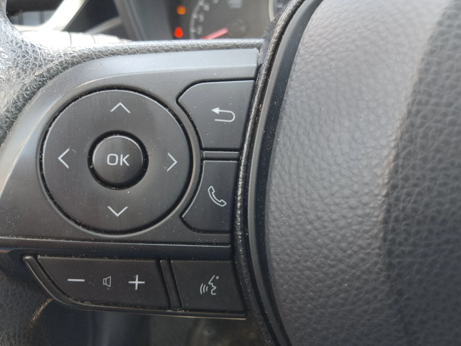 Toyota Corolla 1.5 DYNAMIC FORCE | Mobile.bg   8