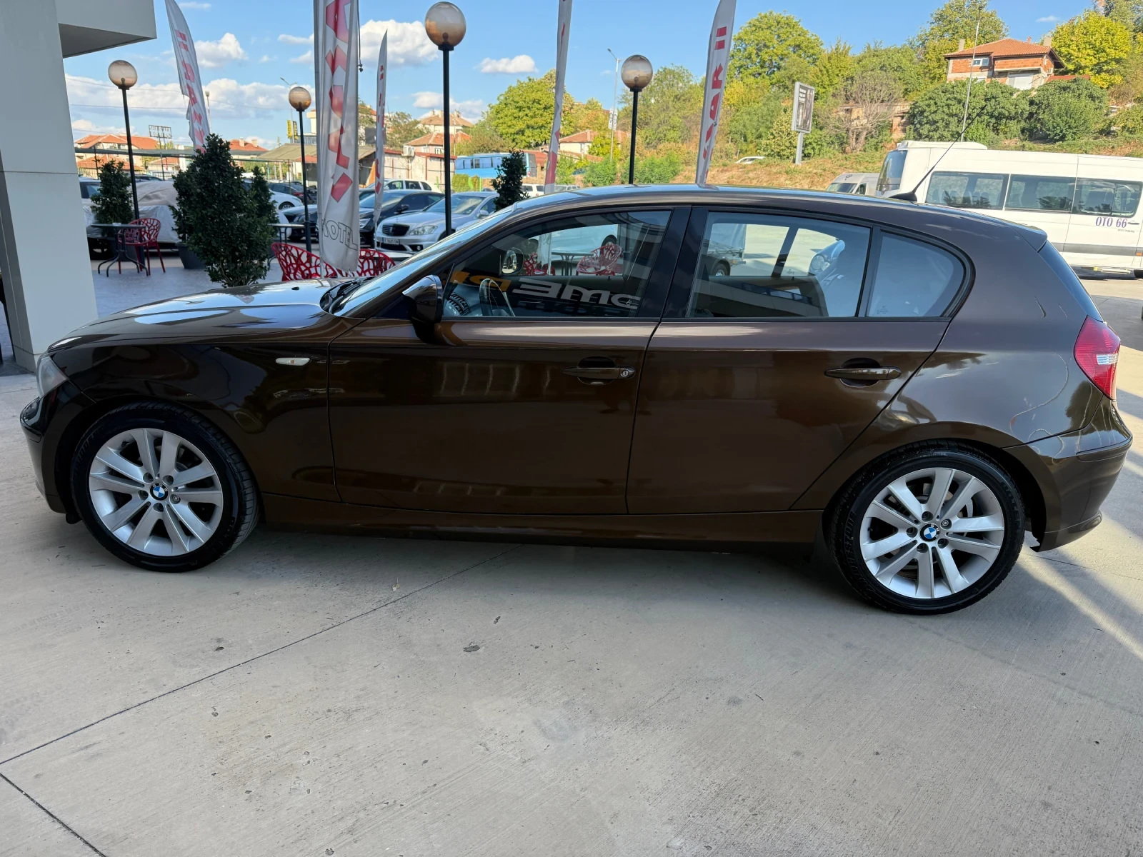 BMW 120 EDITION/НАВИ/КАМЕРА/ПОДГРЕВ/КЛИМАТРОНИК/БЕЗ АНАЛОГ - изображение 3