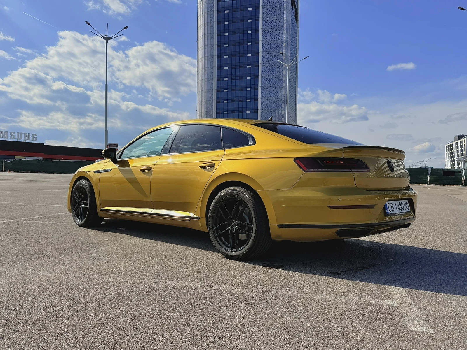 VW Arteon R-Line, снимка 3 - Автомобили и джипове - 52752486