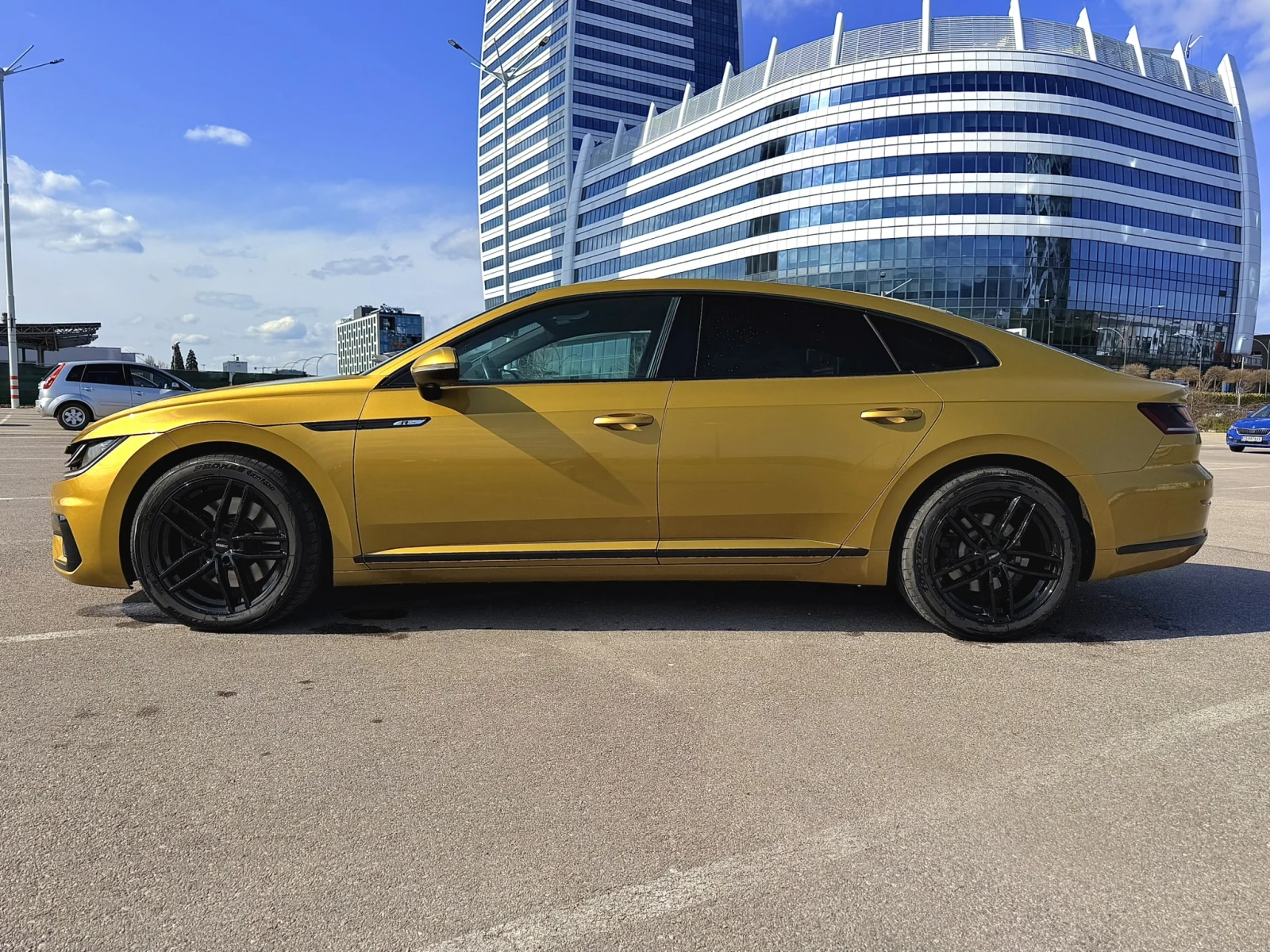 VW Arteon R-Line, снимка 5 - Автомобили и джипове - 52752486
