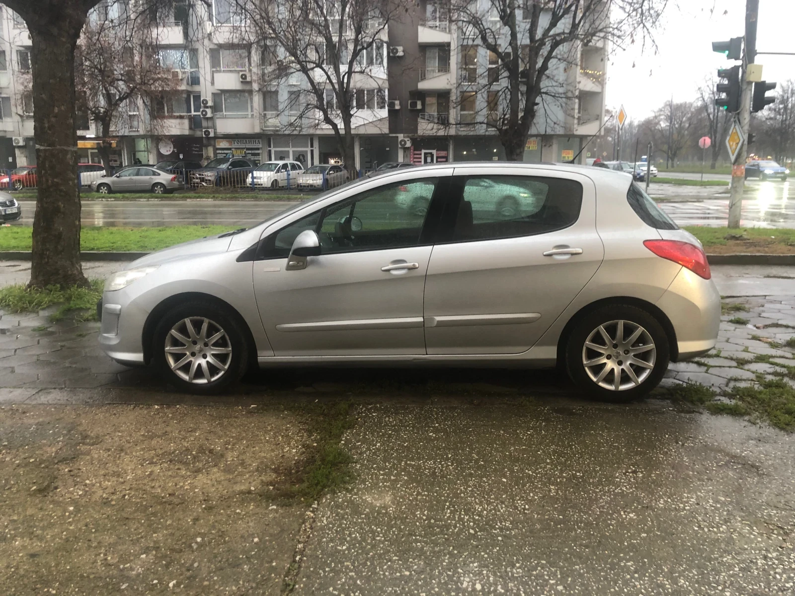Peugeot 308 1.6HDI, снимка 7 - Автомобили и джипове - 54091165