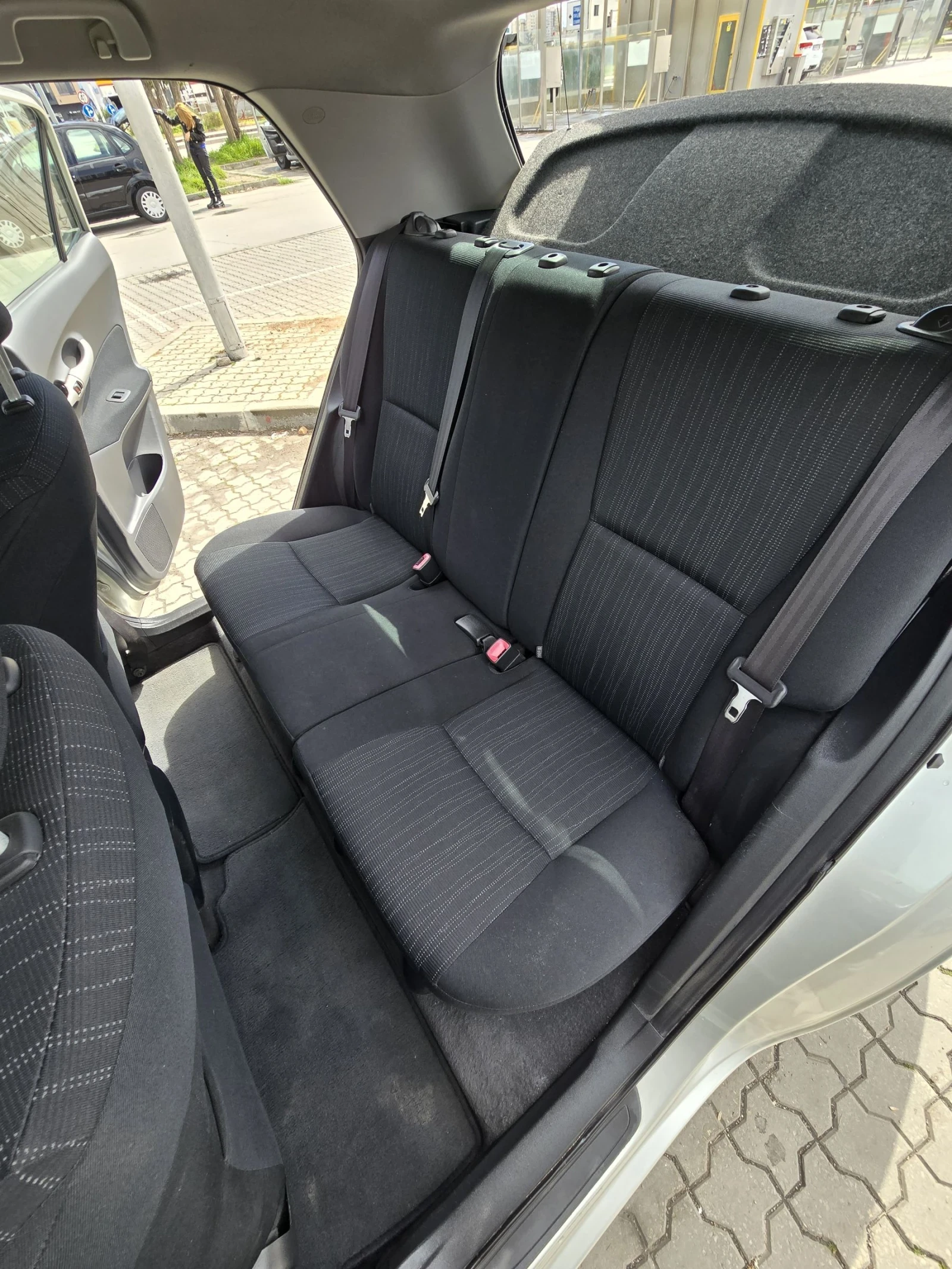 Toyota Auris 2.0 D-4D Клима, снимка 13 - Автомобили и джипове - 54117706