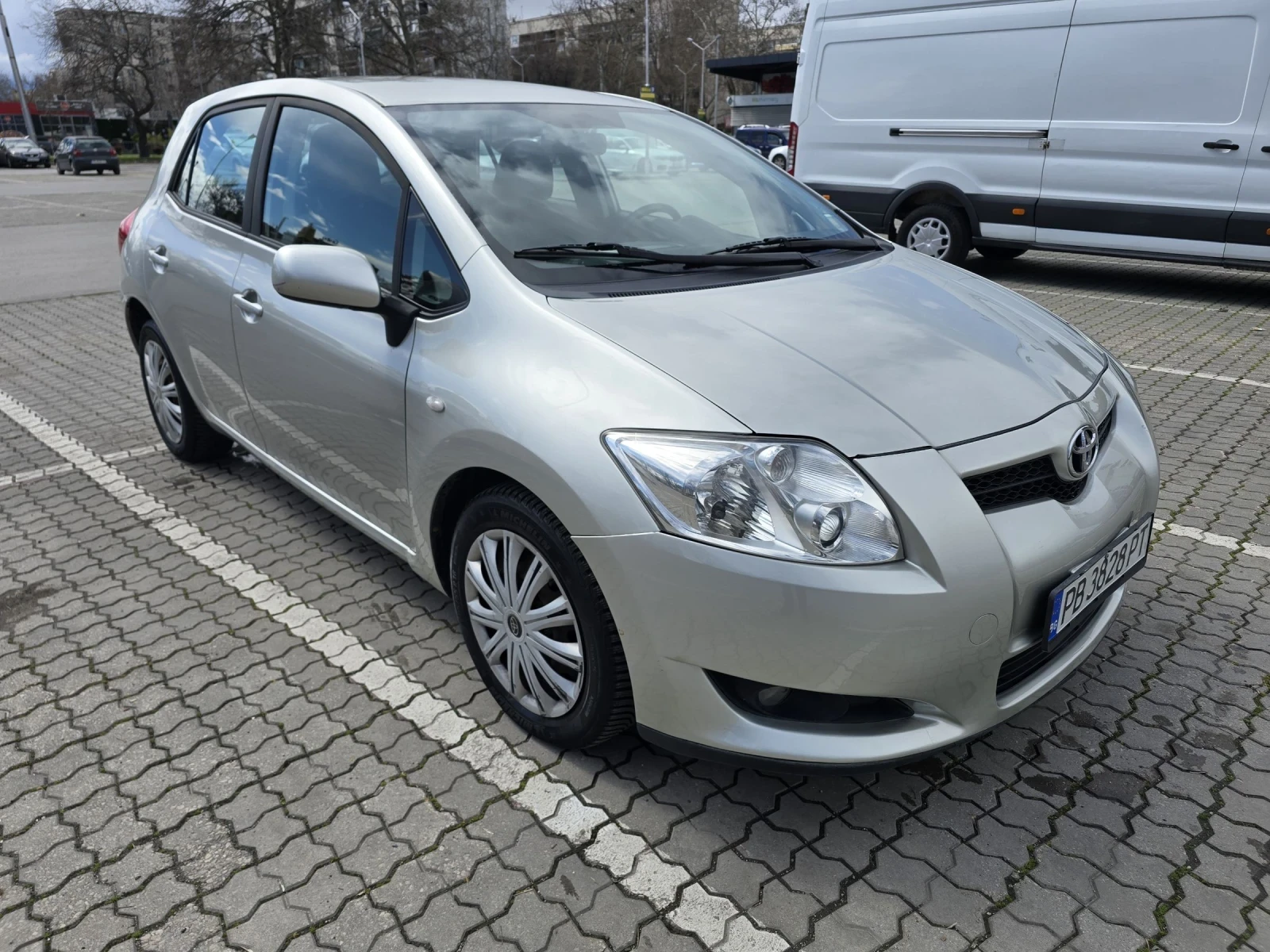 Toyota Auris 2.0 D-4D Клима, снимка 3 - Автомобили и джипове - 54117706
