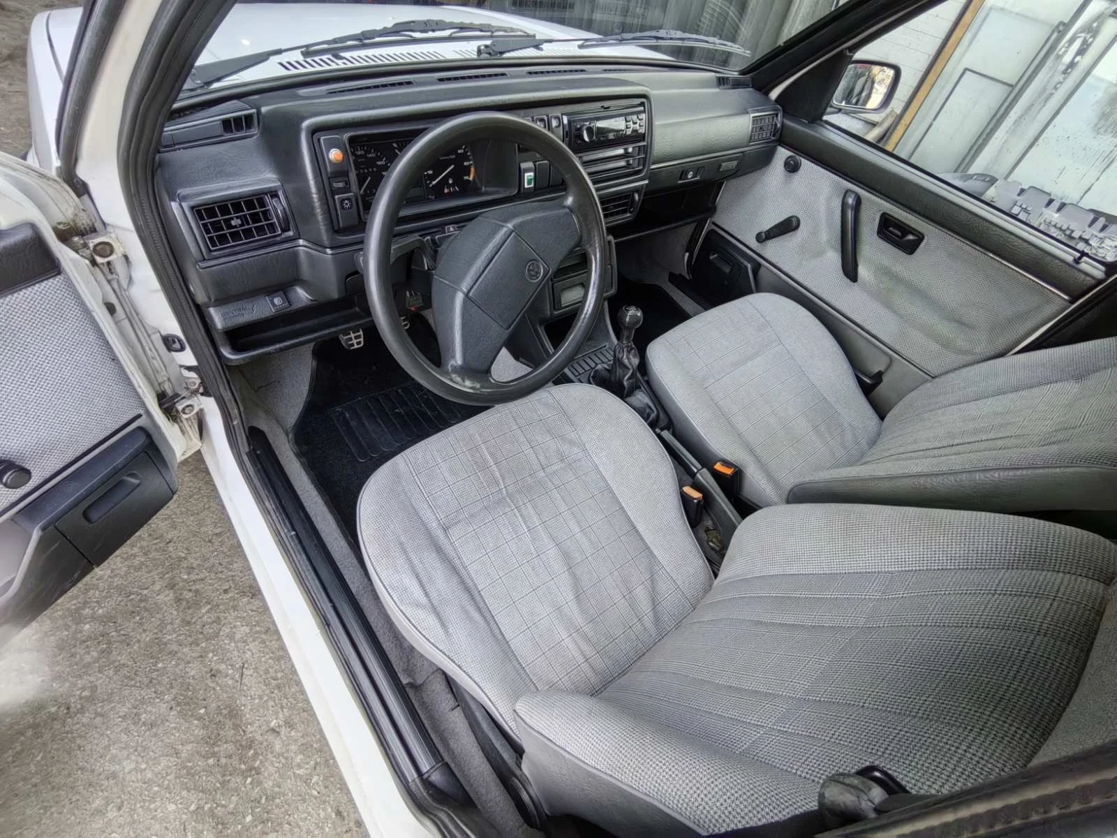 VW Jetta Synchro, снимка 11 - Автомобили и джипове - 54362034