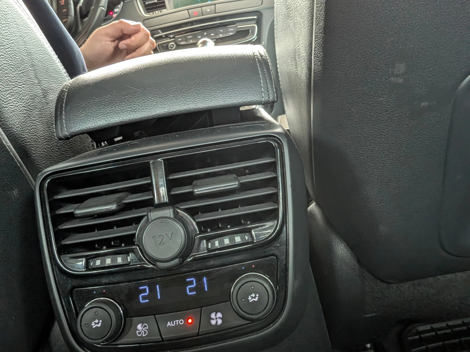 Peugeot 508 2.0 BlueHDI, снимка 12 - Автомобили и джипове - 54363366