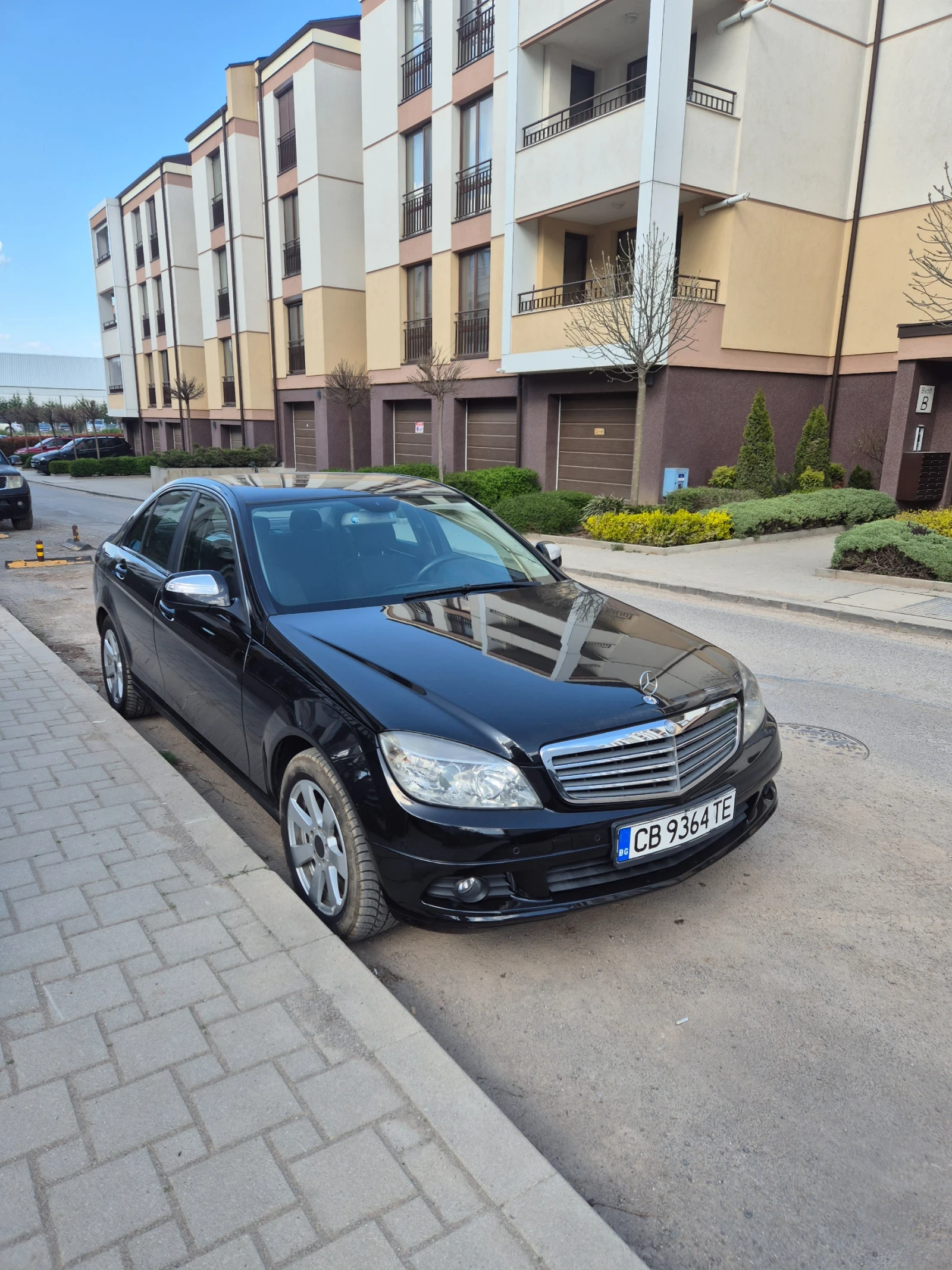 Mercedes-Benz C 220, снимка 2 - Автомобили и джипове - 54489306