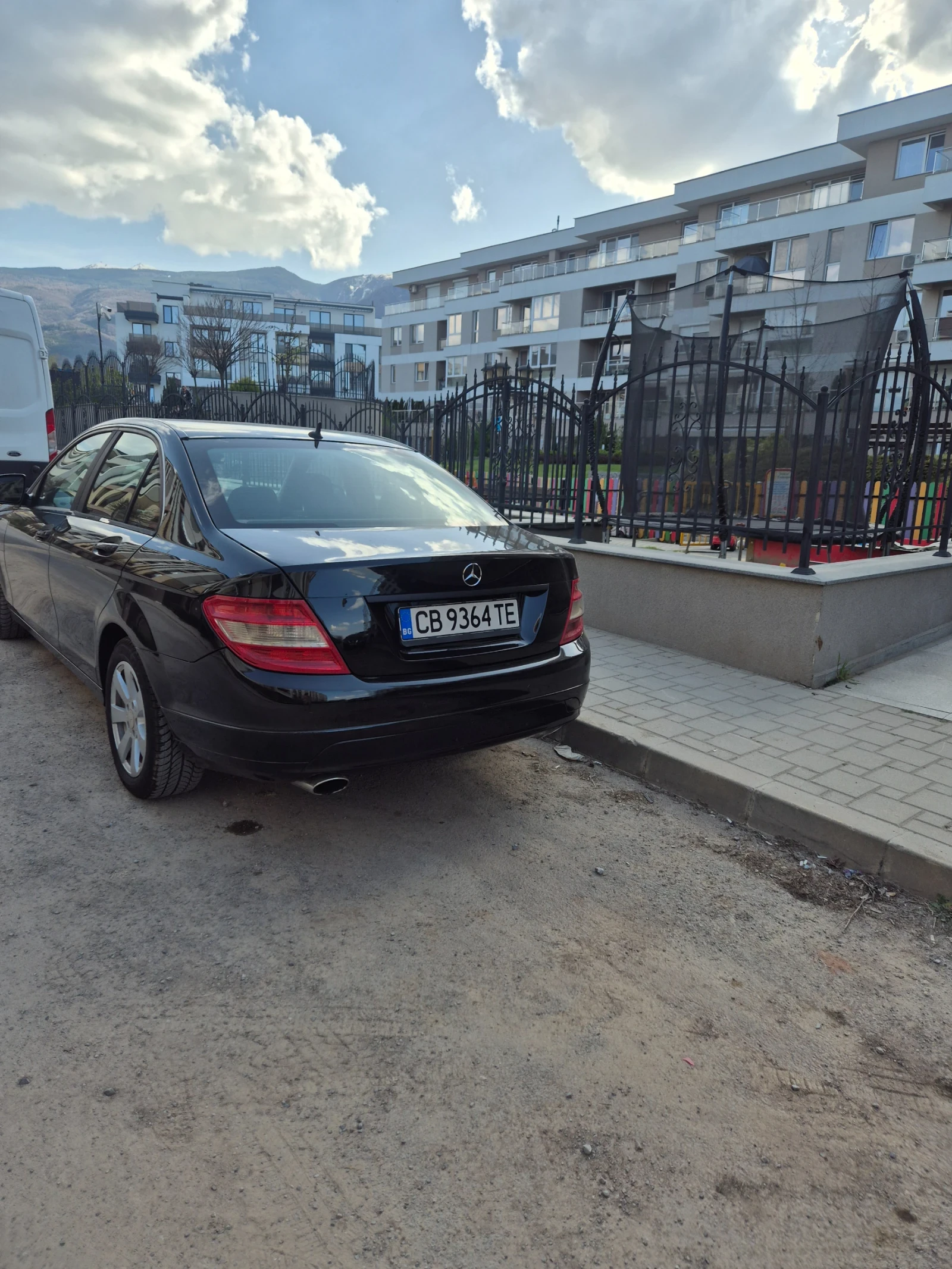 Mercedes-Benz C 220, снимка 3 - Автомобили и джипове - 54489306
