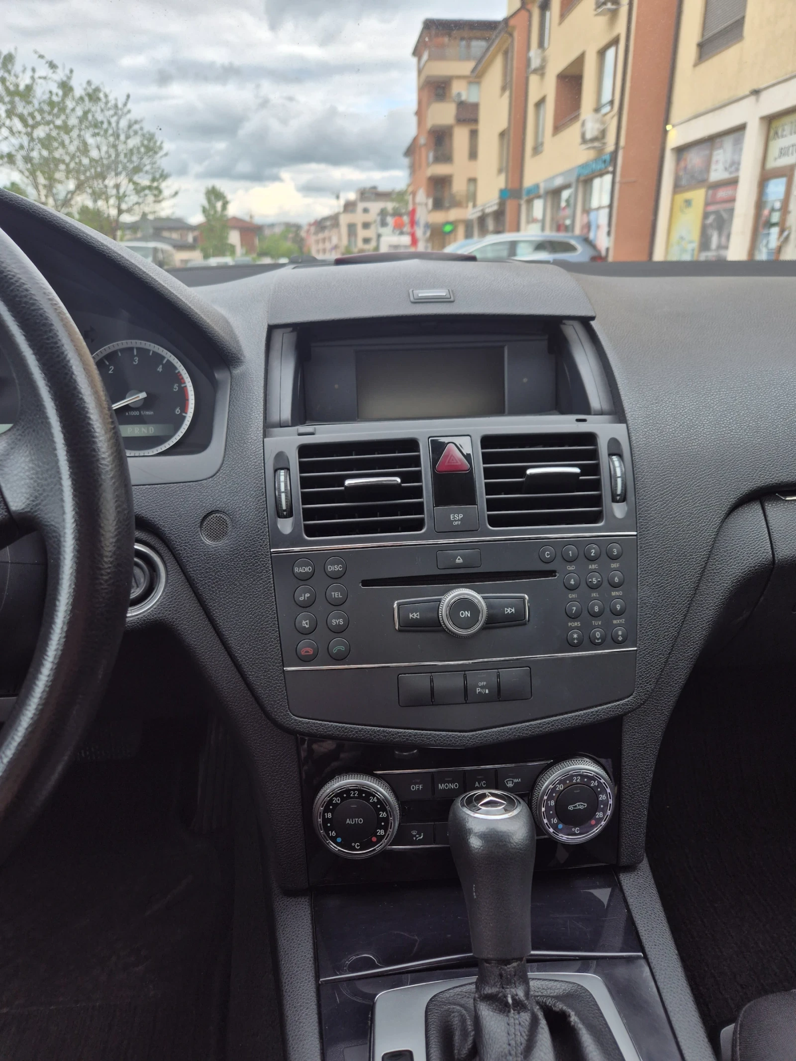 Mercedes-Benz C 220, снимка 9 - Автомобили и джипове - 54489306