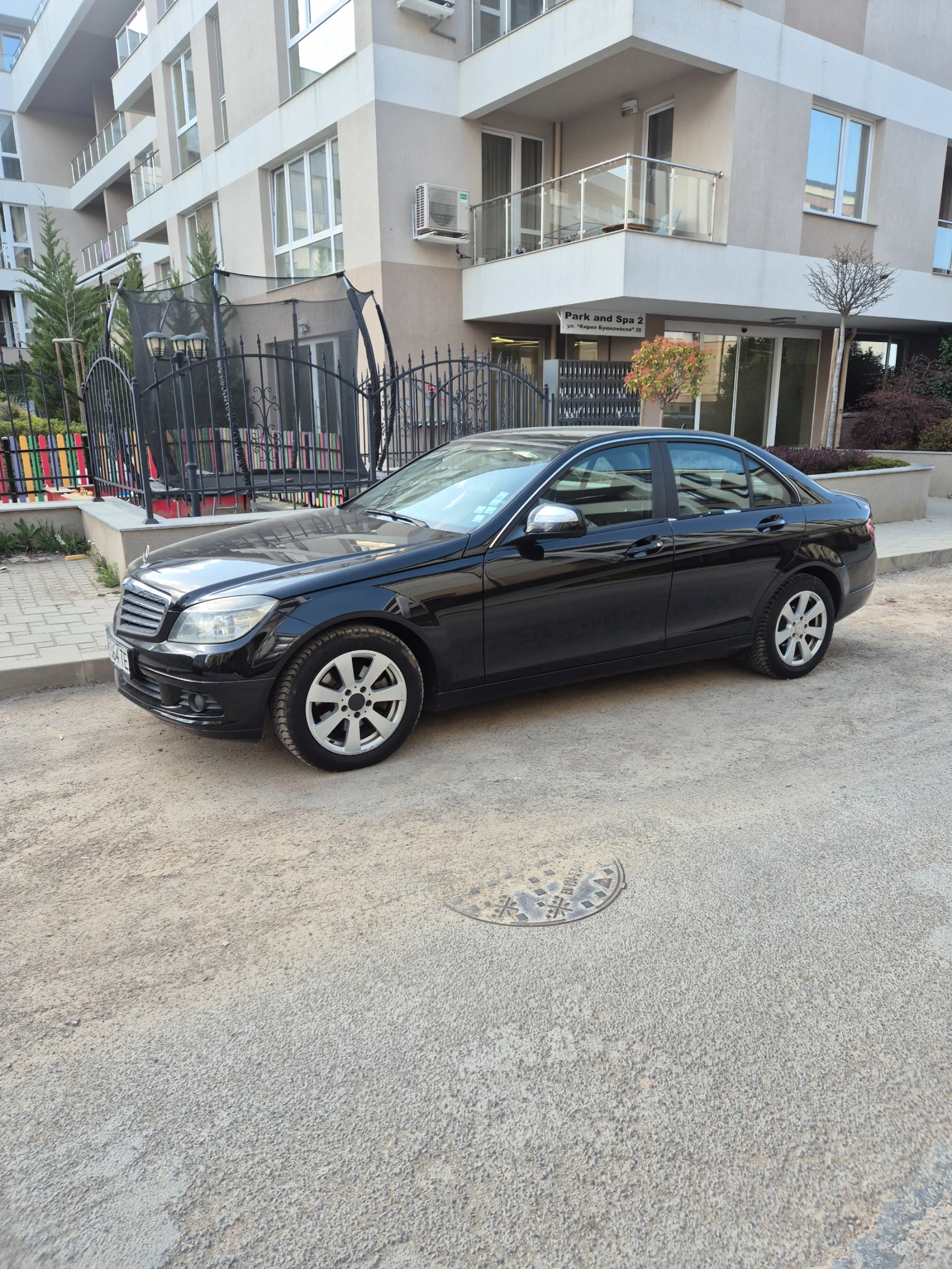 Mercedes-Benz C 220, снимка 4 - Автомобили и джипове - 54489306