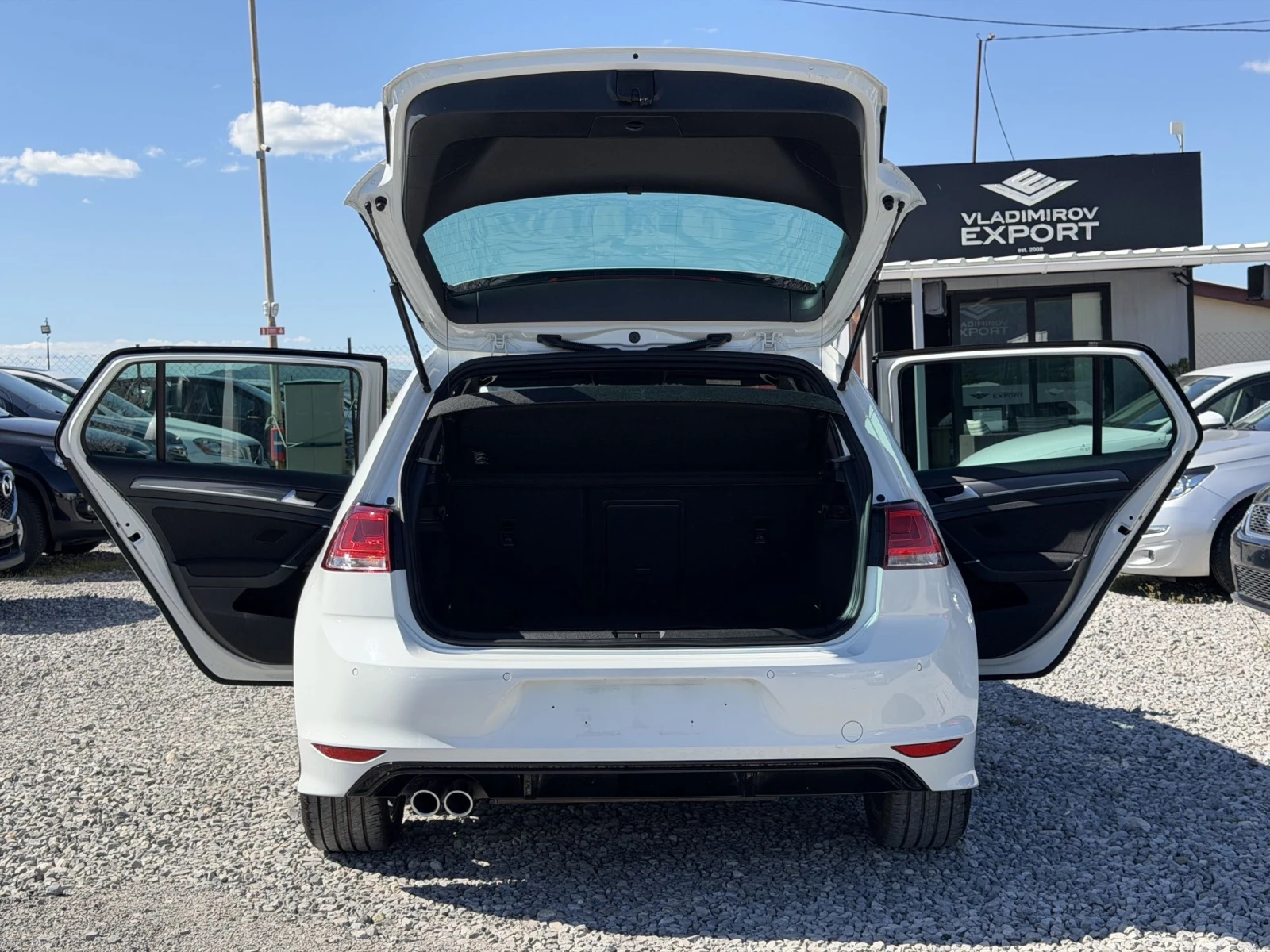 VW Golf 2.0TDI 150кс / Auto / E6B / R-Line / 1-Собственик , снимка 10 - Автомобили и джипове - 54644778