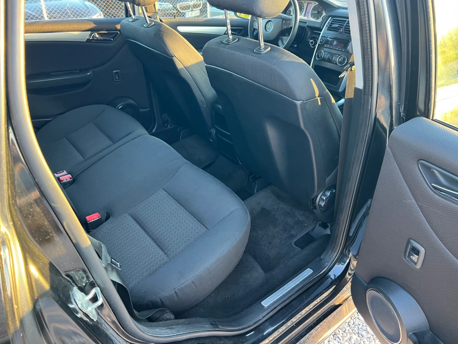Mercedes-Benz B 180 CDI, снимка 13 - Автомобили и джипове - 54683657