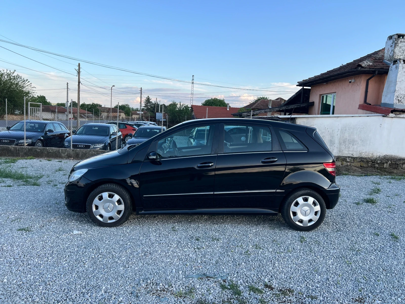 Mercedes-Benz B 180 CDI, снимка 2 - Автомобили и джипове - 54683657