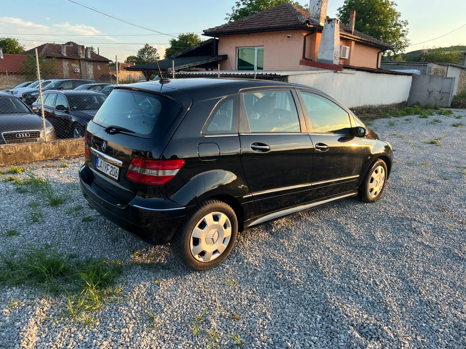 Mercedes-Benz B 180 CDI, снимка 9 - Автомобили и джипове - 54683657