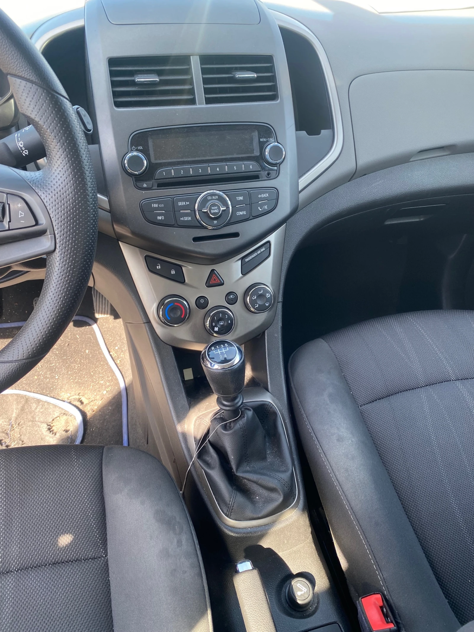 Chevrolet Aveo 1.4, снимка 9 - Автомобили и джипове - 54748579