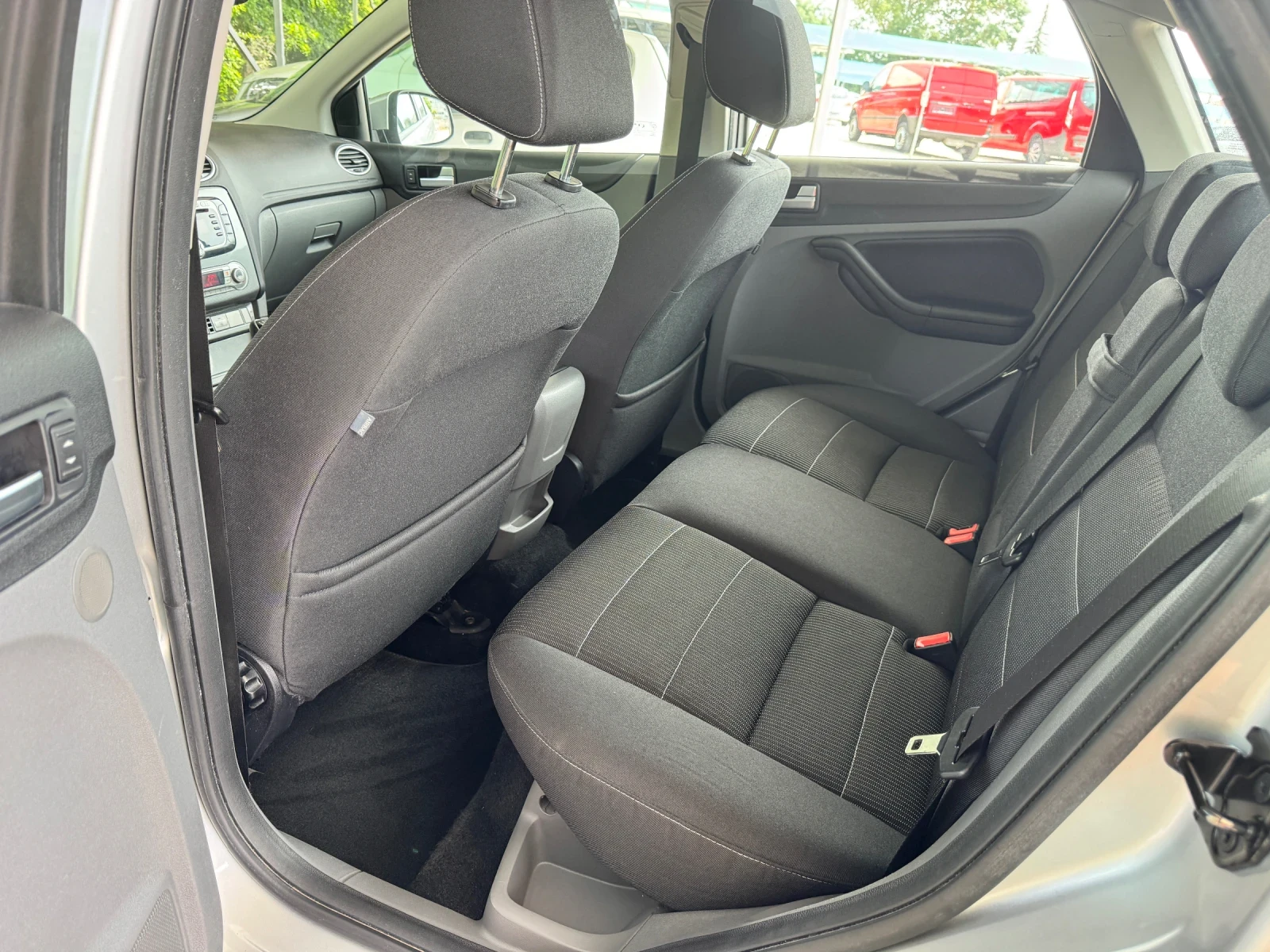Ford Focus 1.6TDCI, снимка 12 - Автомобили и джипове - 54928166