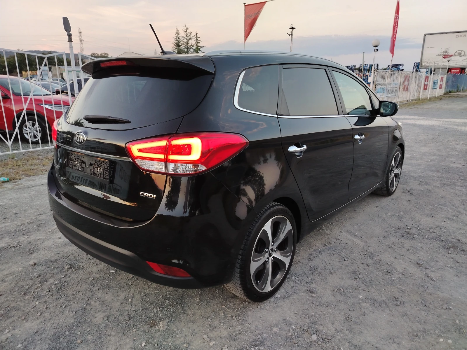 Kia Carens 1.7-141 КС КОЖА, НАВИ, АВТОМАТИК, снимка 5 - Автомобили и джипове - 55806620