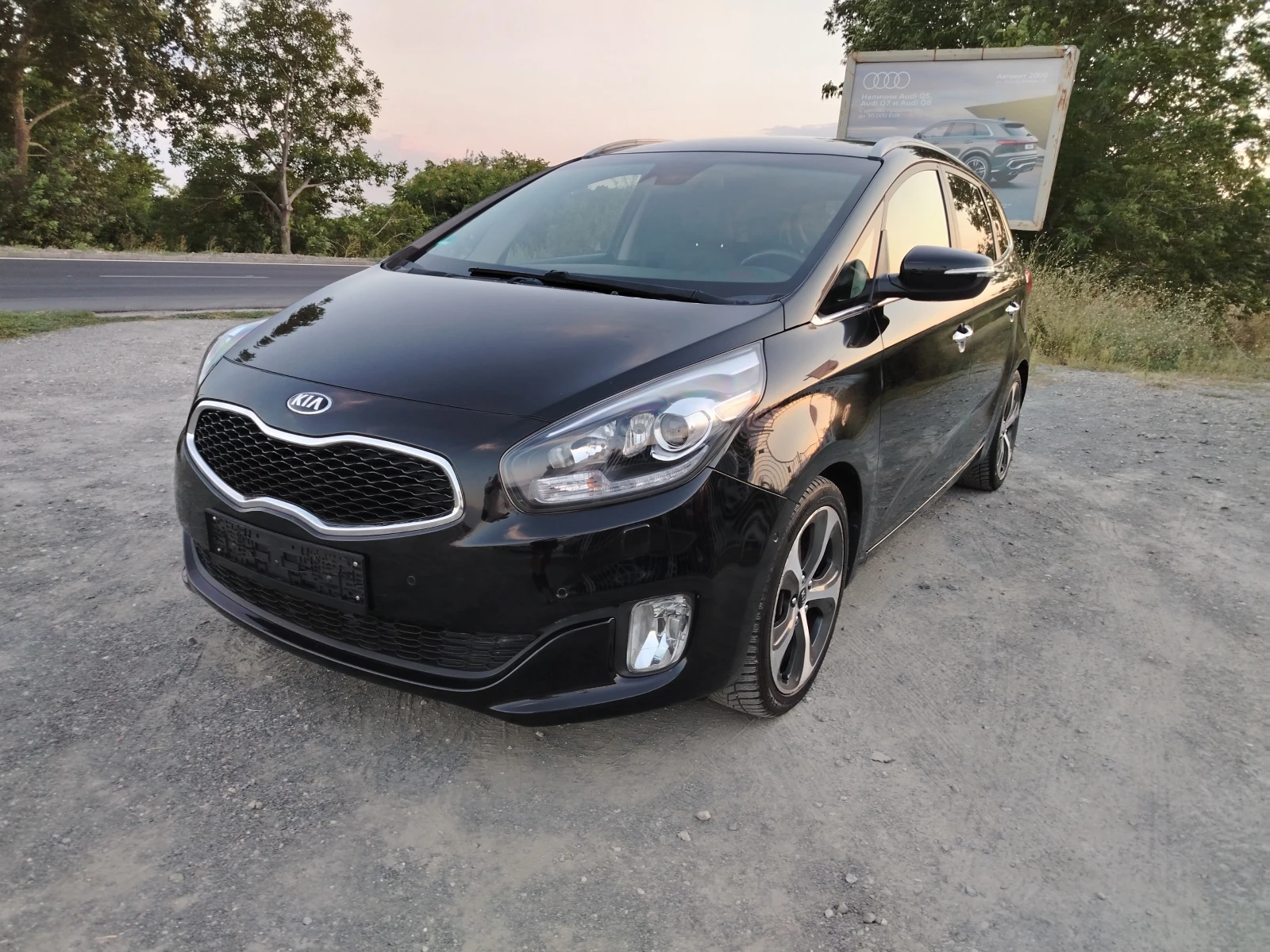 Kia Carens 1.7-141 КС КОЖА, НАВИ, АВТОМАТИК