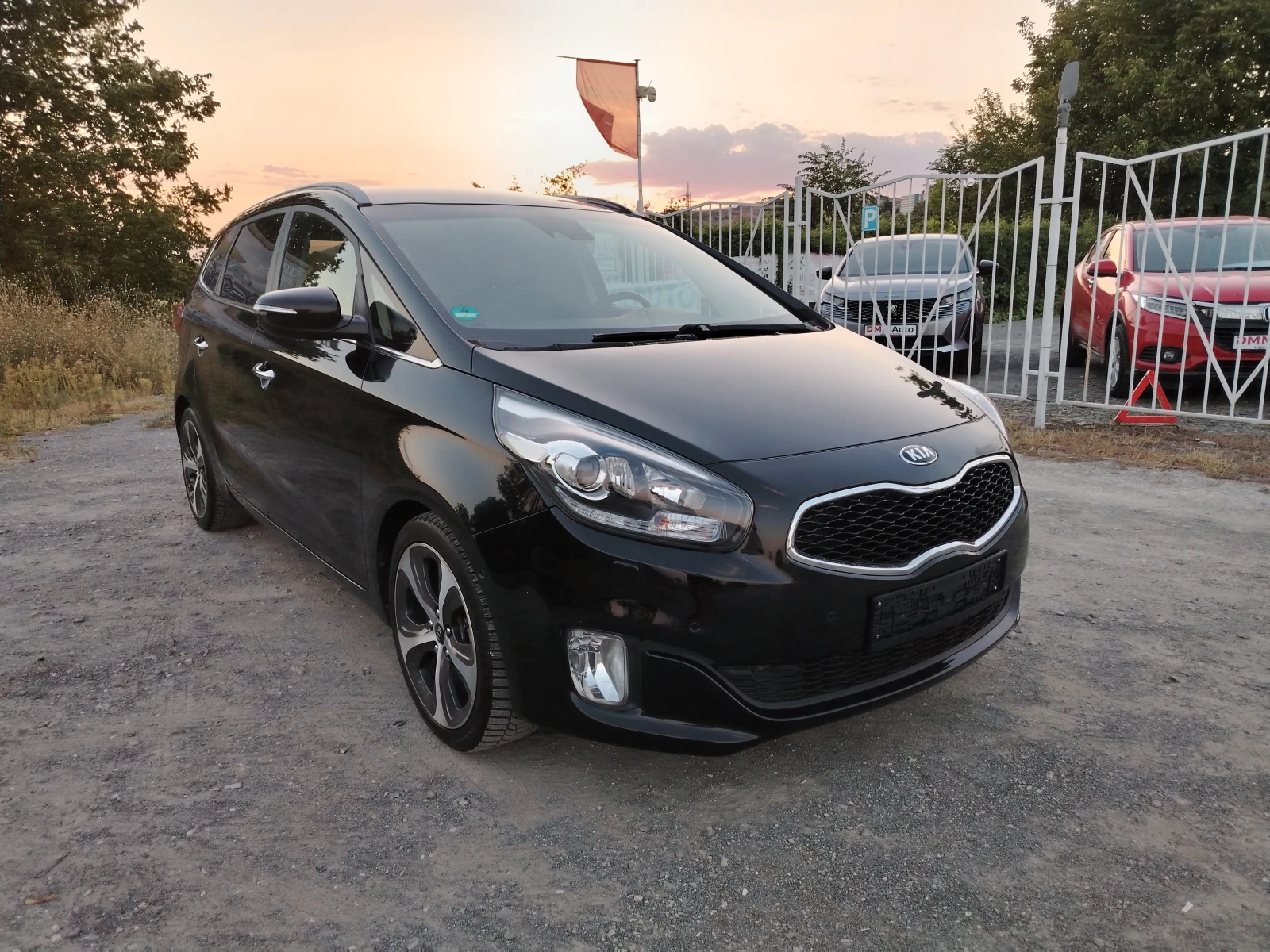 Kia Carens 1.7-141 КС КОЖА, НАВИ, АВТОМАТИК, снимка 3 - Автомобили и джипове - 55806620