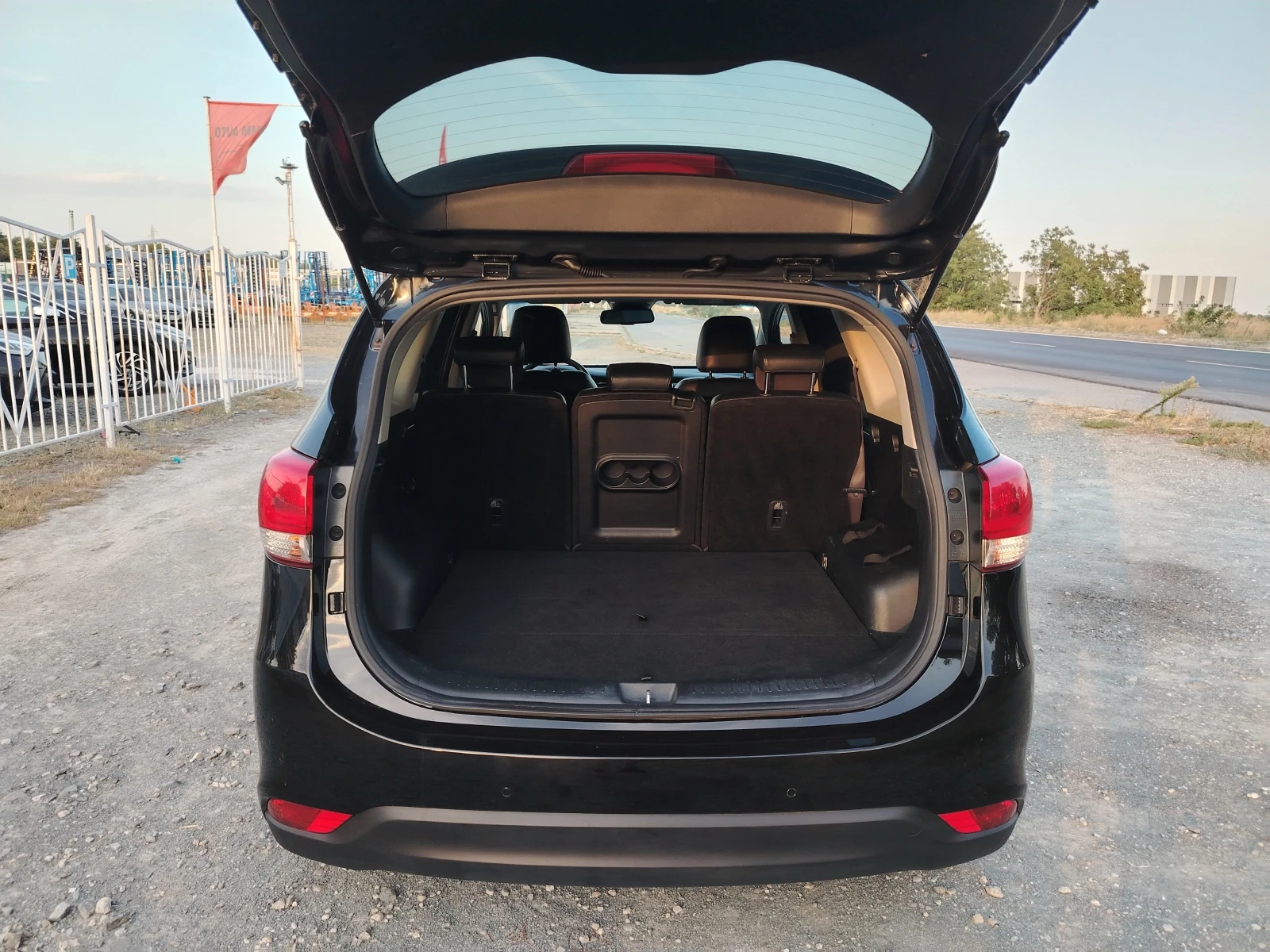 Kia Carens 1.7-141 КС КОЖА, НАВИ, АВТОМАТИК, снимка 9 - Автомобили и джипове - 55806620