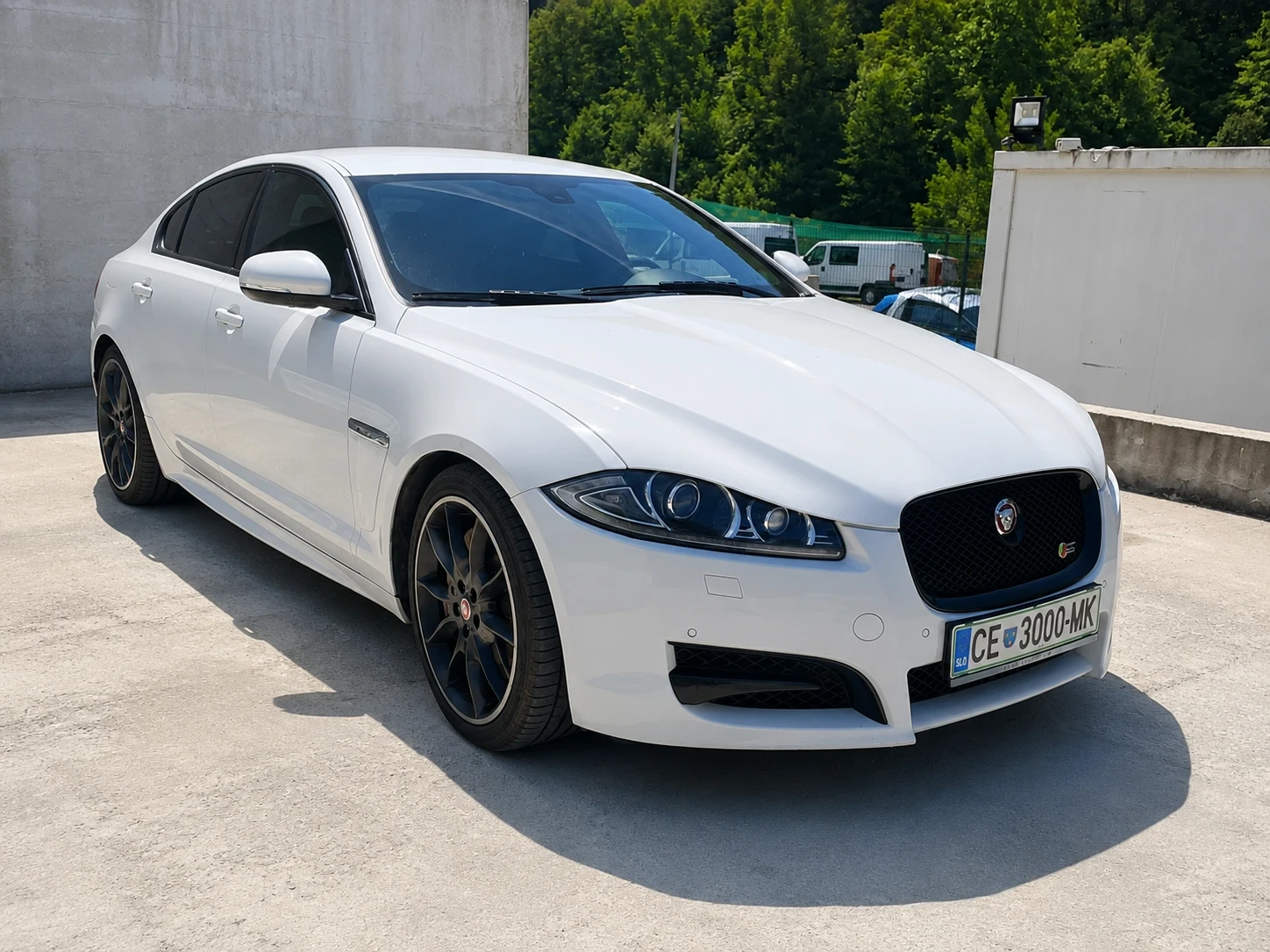 Jaguar Xf 3.0D R-SPORT, снимка 2 - Автомобили и джипове - 55938289
