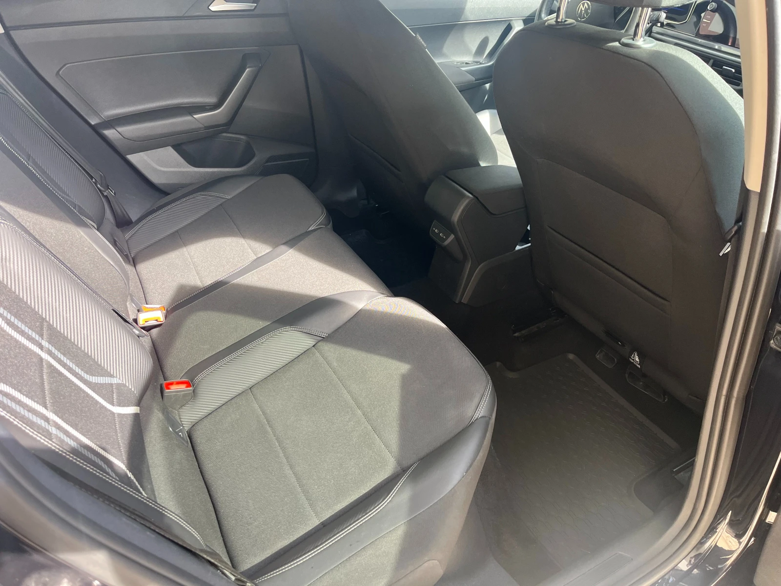 VW Taigo 1.5 TSI , снимка 5 - Автомобили и джипове - 56415027