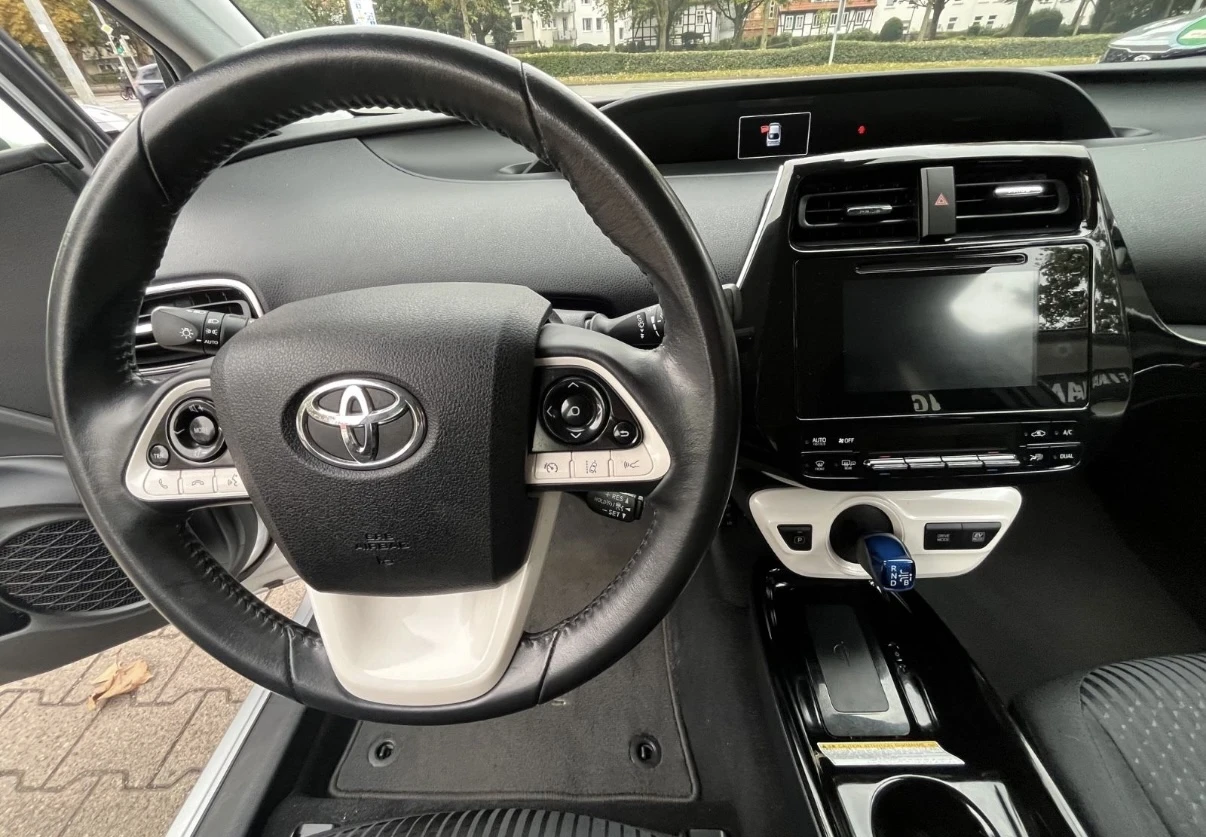 Toyota Prius Хибрид , снимка 11 - Автомобили и джипове - 56584445