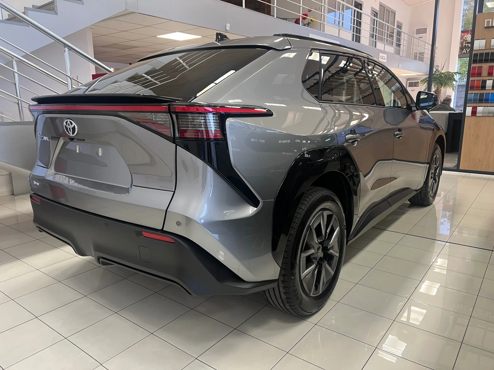 Toyota bZ4X FWD EXECUTIVE 73.1kWh | Mobile.bg � ����������� 4