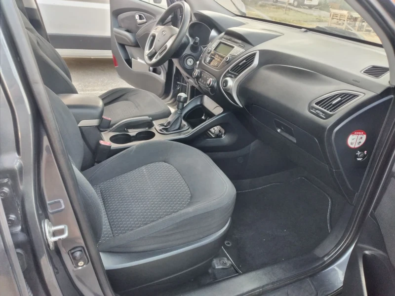 Hyundai IX35 2.0 газ , снимка 9 - Автомобили и джипове - 50693599