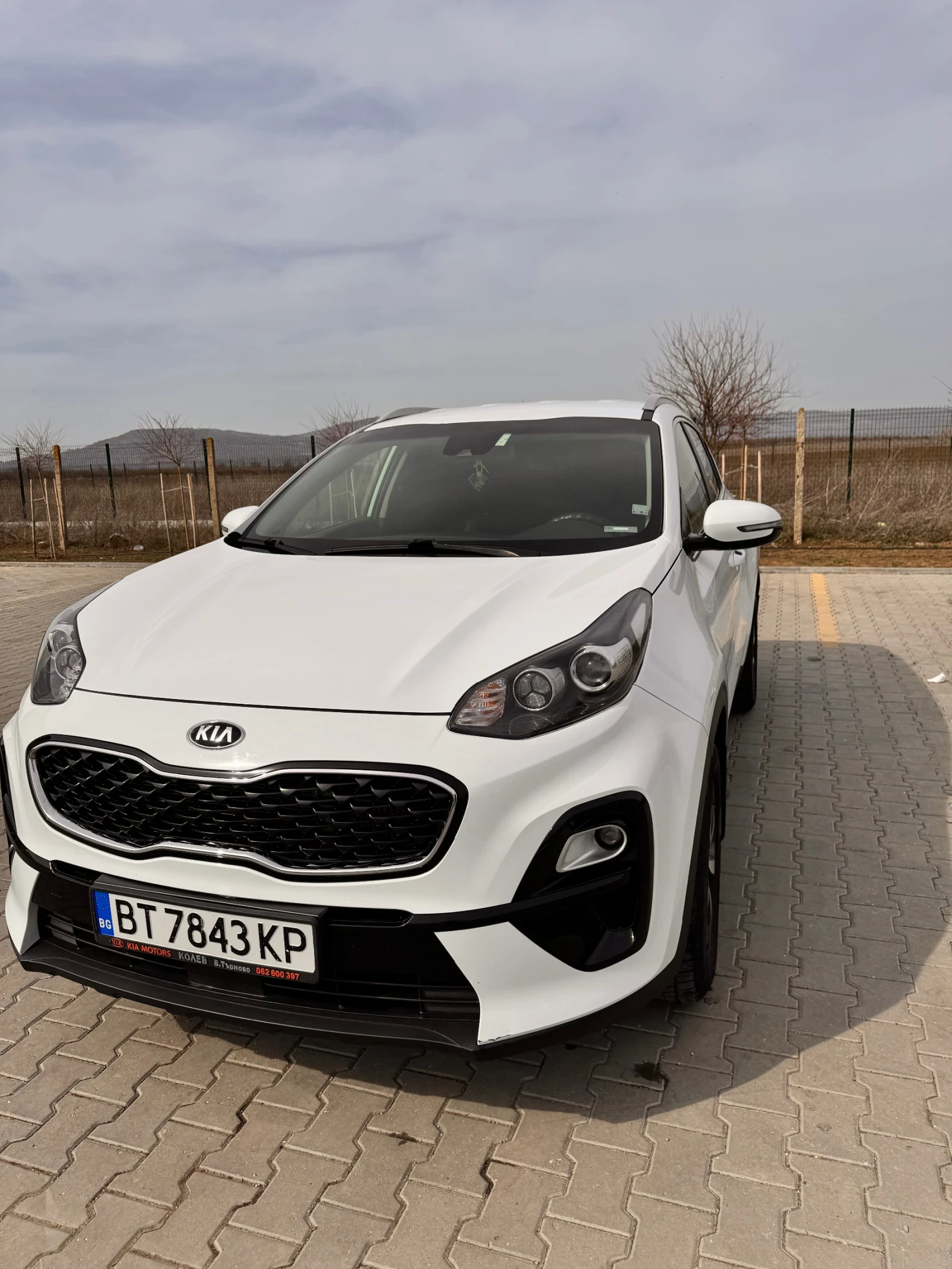 Kia Sportage 1.6CRD?, снимка 5 - Автомобили и джипове - 54046296