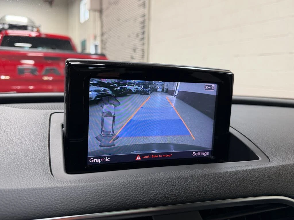 Audi Q3 quattro* Komfort* АвтоКредит* (ЦЕНА ДО БГ), снимка 13 - Автомобили и джипове - 54129056