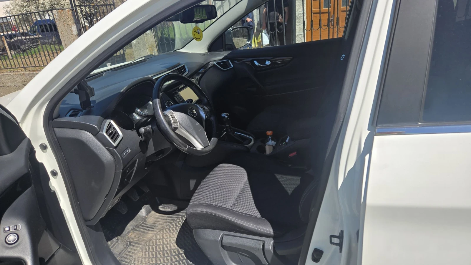 Nissan Qashqai 1.6, снимка 5 - Автомобили и джипове - 54518014