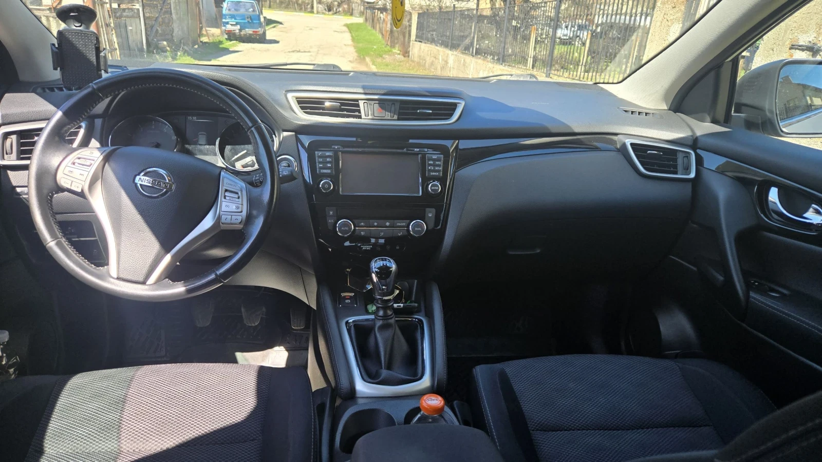 Nissan Qashqai 1.6, снимка 6 - Автомобили и джипове - 54518014