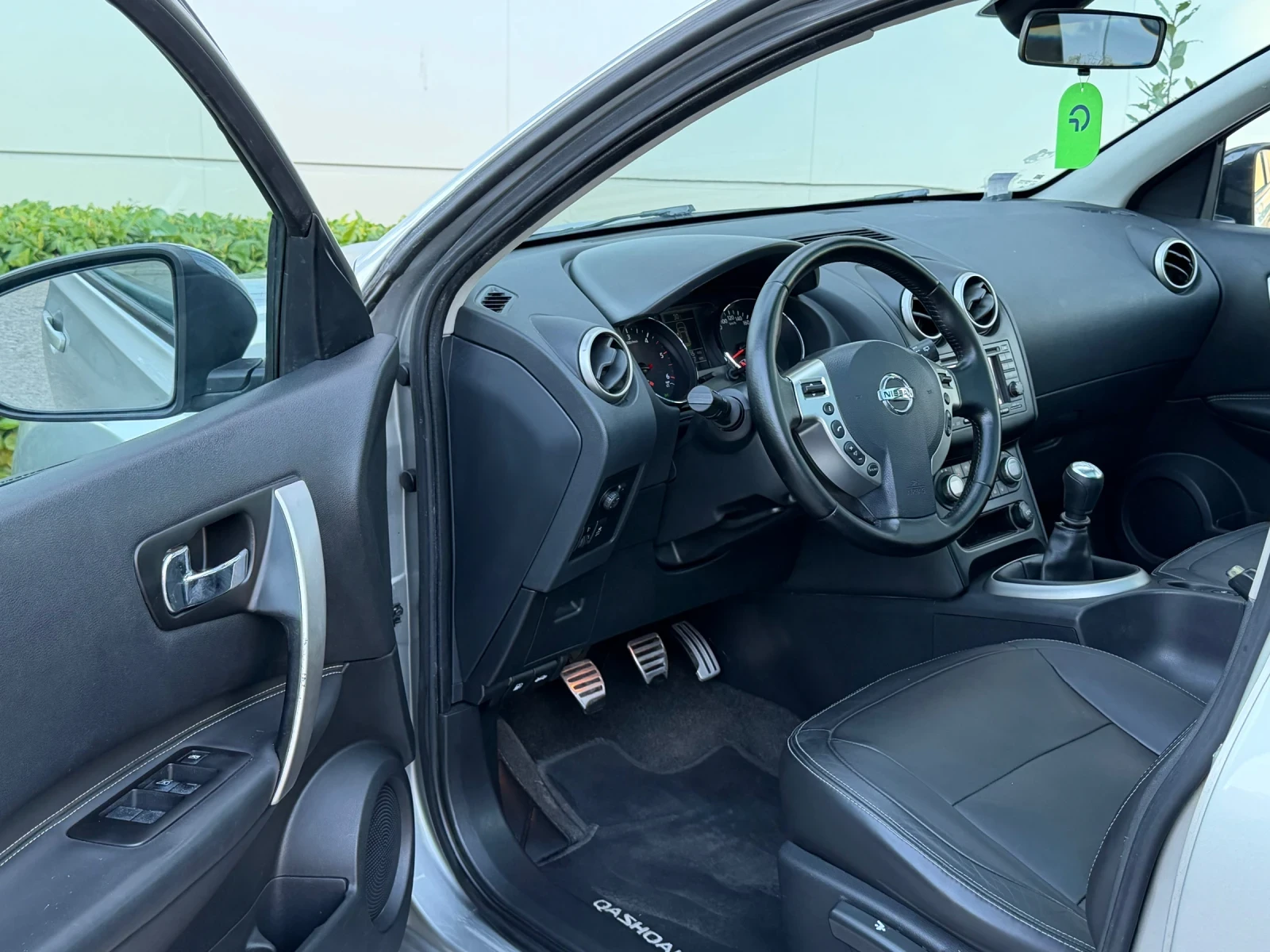 Nissan Qashqai 1.5dci/7m/Pano/Koja, снимка 6 - Автомобили и джипове - 55180237