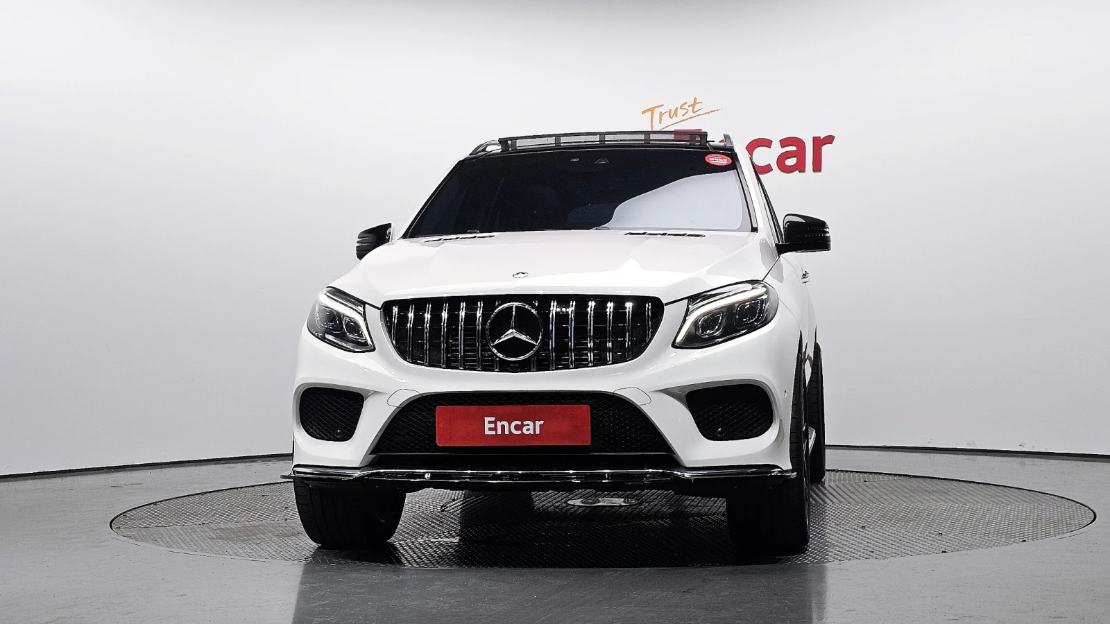 Mercedes-Benz GLE 350 63 AMG KIT* LED* PANAMERICANA* PANO* ОБДУХ* КАМЕРА, снимка 2 - Автомобили и джипове - 55977788