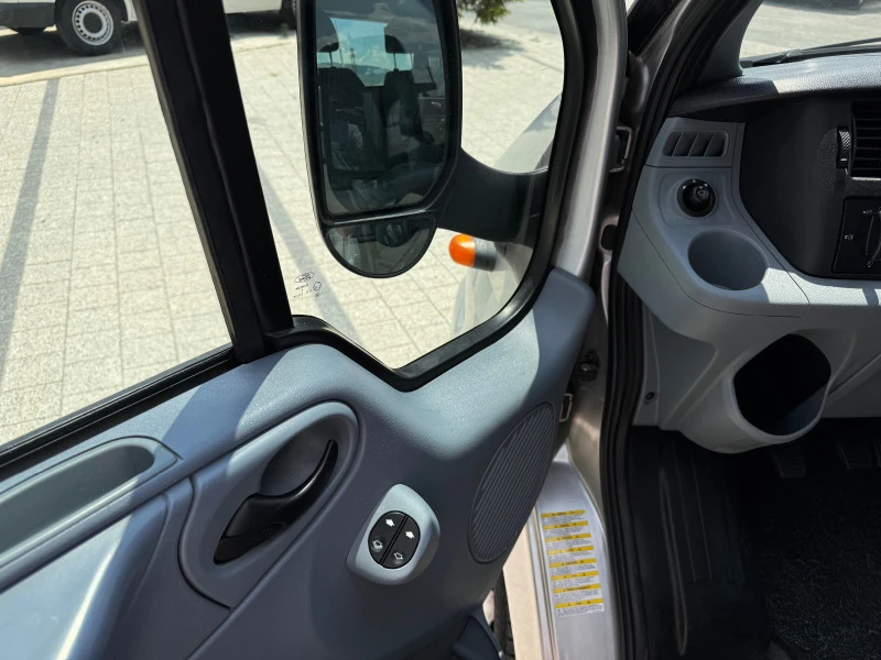 Ford Transit 2.4TDCI - Платформа Специален до 3.5т. Клима , снимка 13 - Бусове и автобуси - 46632032