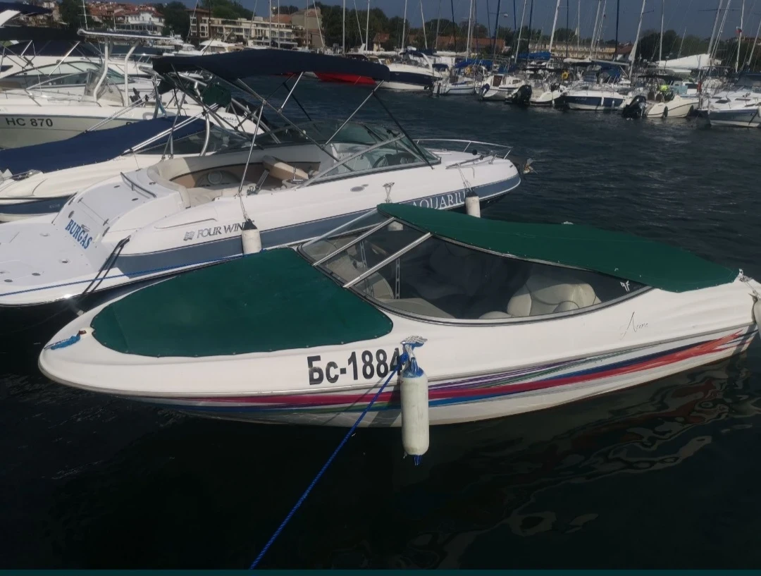 Моторна яхта Bayliner Capri 1850 - изображение 6