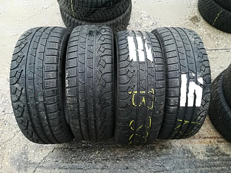 Гуми Зимни 205/50R17, снимка 1 - Гуми и джанти - 23812425