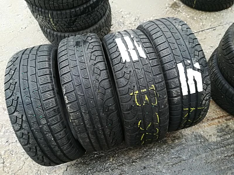 Гуми Зимни 205/50R17, снимка 2 - Гуми и джанти - 23812425