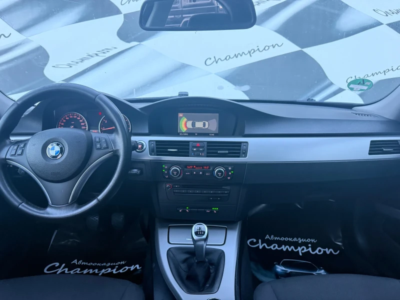 BMW 318 Като нова, снимка 14 - Автомобили и джипове - 51423959