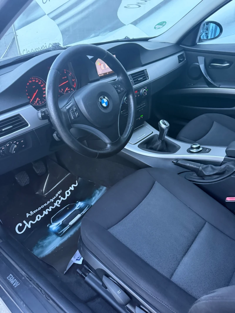 BMW 318 Като нова, снимка 9 - Автомобили и джипове - 51423959