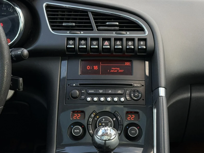 Peugeot 3008 1.6HDI, снимка 14 - Автомобили и джипове - 52160189