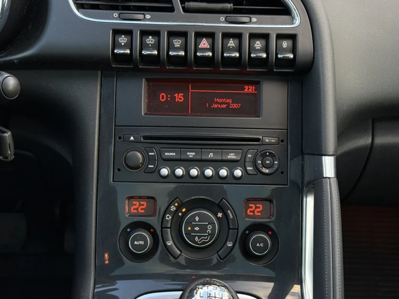Peugeot 3008 1.6HDI, снимка 15 - Автомобили и джипове - 52160189