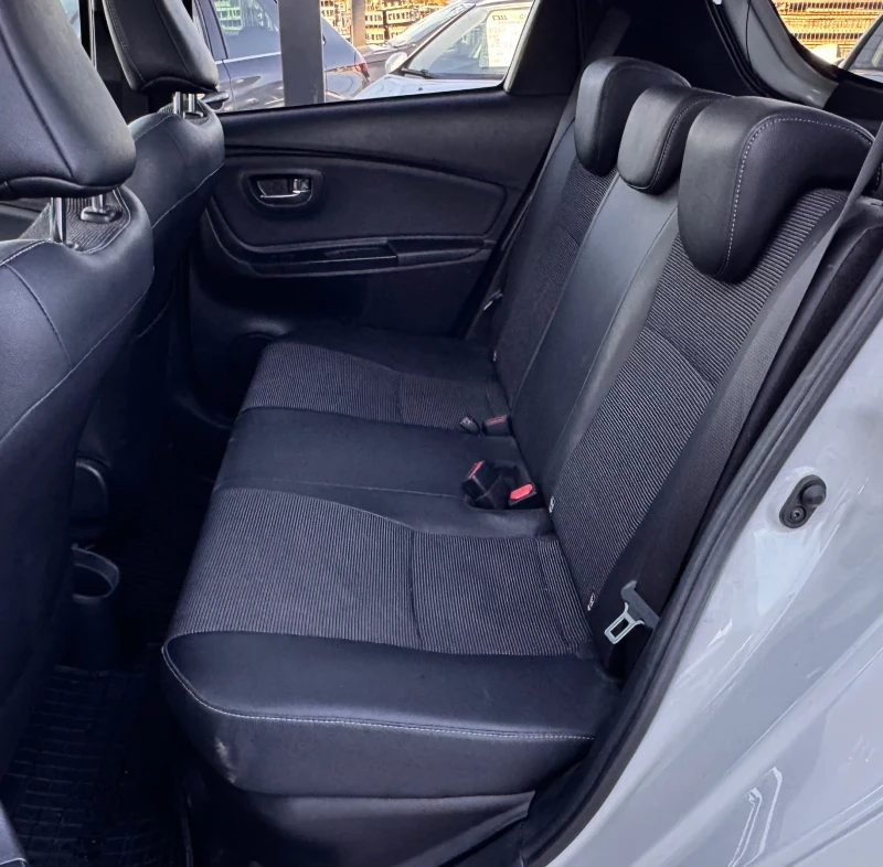 Toyota Yaris Trend/Панорама/Kамера/Keyless, снимка 12 - Автомобили и джипове - 52232656