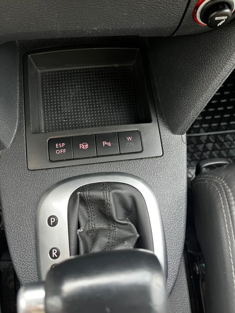 VW Touran 2.0 TDI 170 к.с., снимка 10 - Автомобили и джипове - 52482743