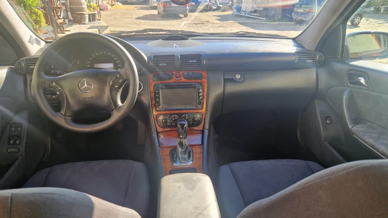 Mercedes-Benz C 200, снимка 5 - Автомобили и джипове - 52516063