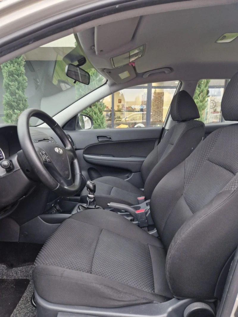 Hyundai I30 1.6 / 90 к.с, снимка 16 - Автомобили и джипове - 52581842