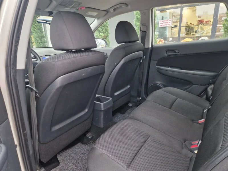 Hyundai I30 1.6 / 90 к.с, снимка 13 - Автомобили и джипове - 52581842