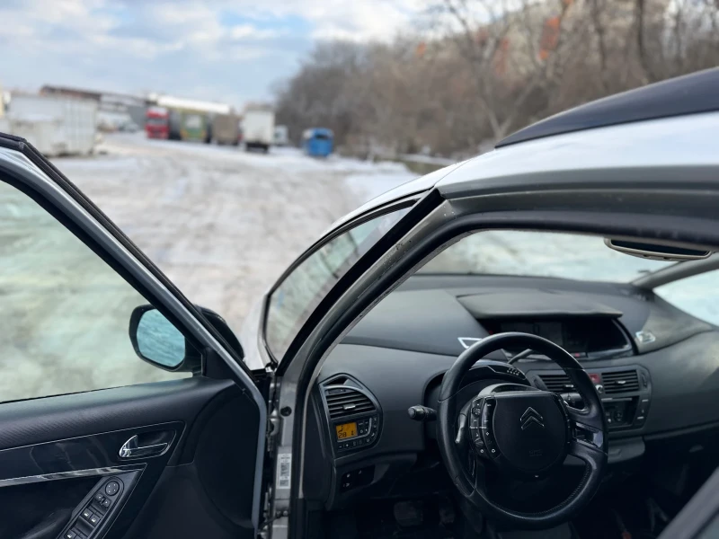 Citroen C4 Picasso 2.0HDI Автомат, снимка 9 - Автомобили и джипове - 52919598