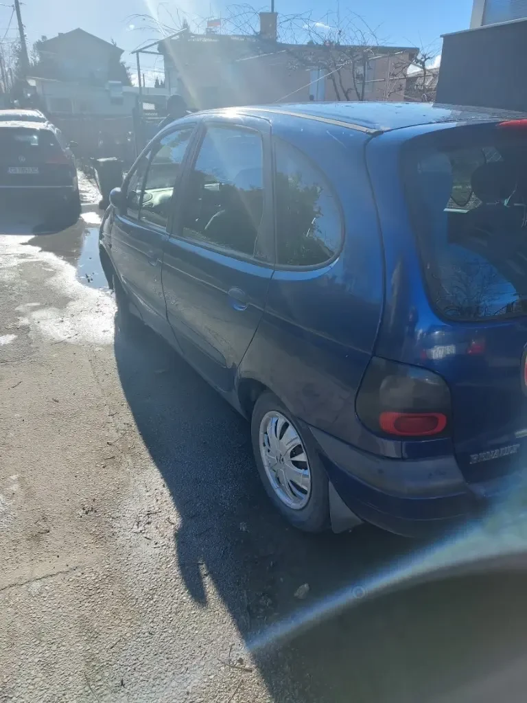 Renault Scenic, снимка 3 - Автомобили и джипове - 48099983