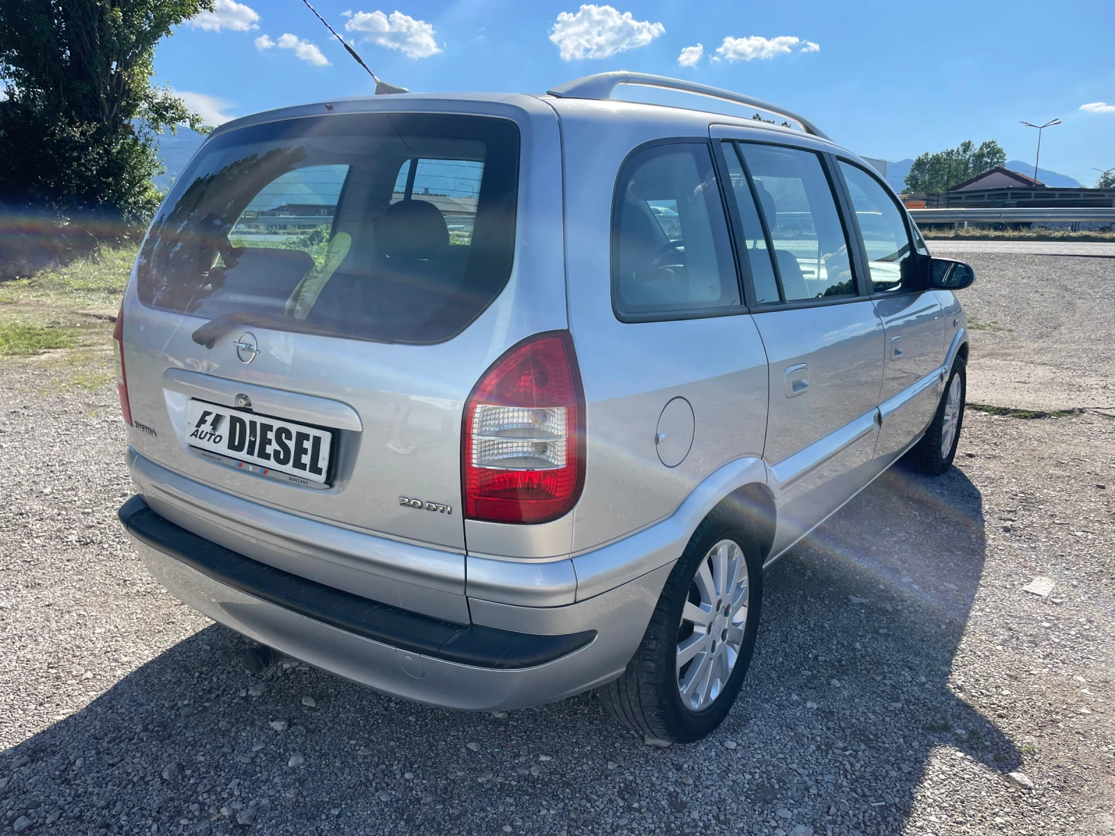 Opel Zafira 2.0DTI-101-NAVI-7m-ITALIA - изображение 8